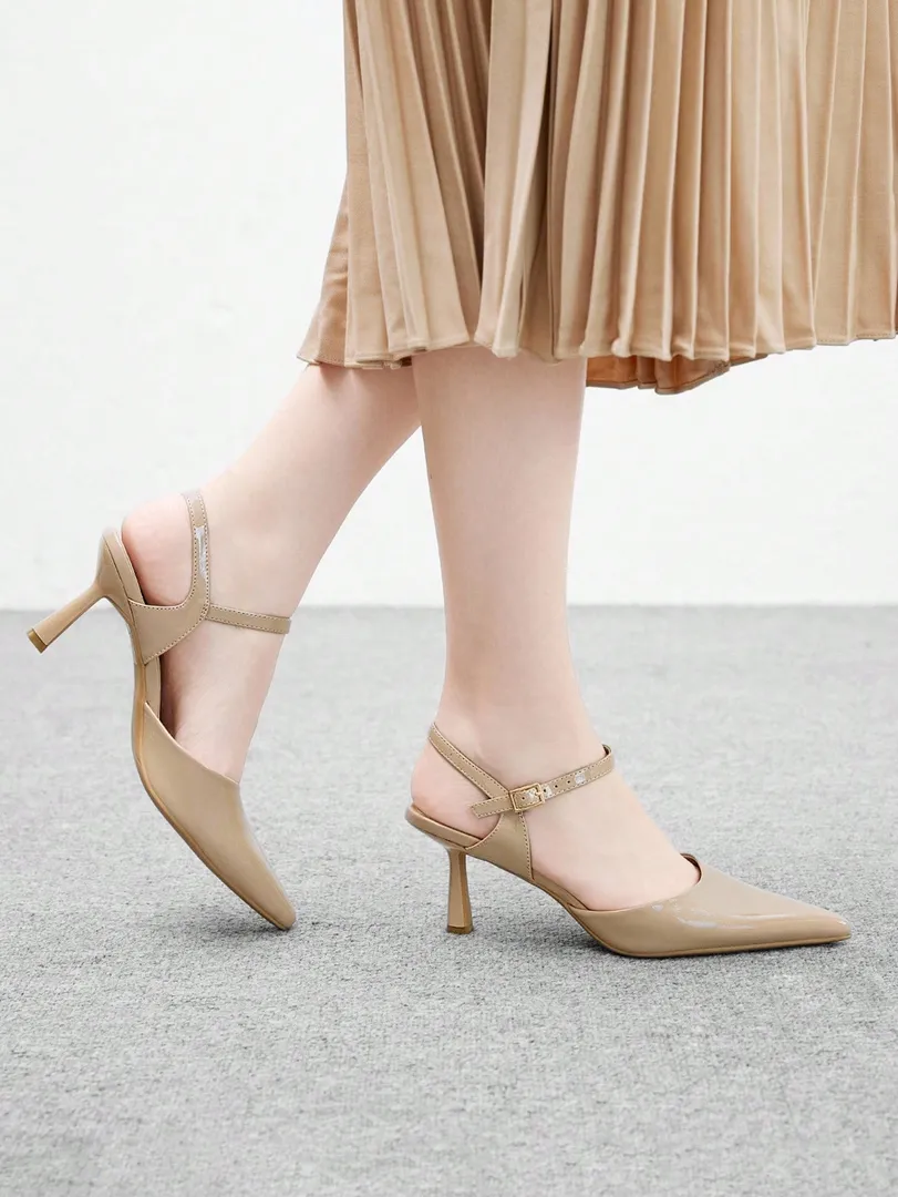 Sapatos de Salto Alto Femininos em Verniz Bege com Bico Fino, Estilo Clássico e Elegante para o Ambiente de Trabalho — foto 5