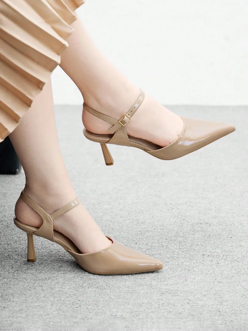 Sapatos de Salto Alto Femininos em Verniz Bege com Bico Fino, Estilo Clássico e Elegante para o Ambiente de Trabalho — foto 10