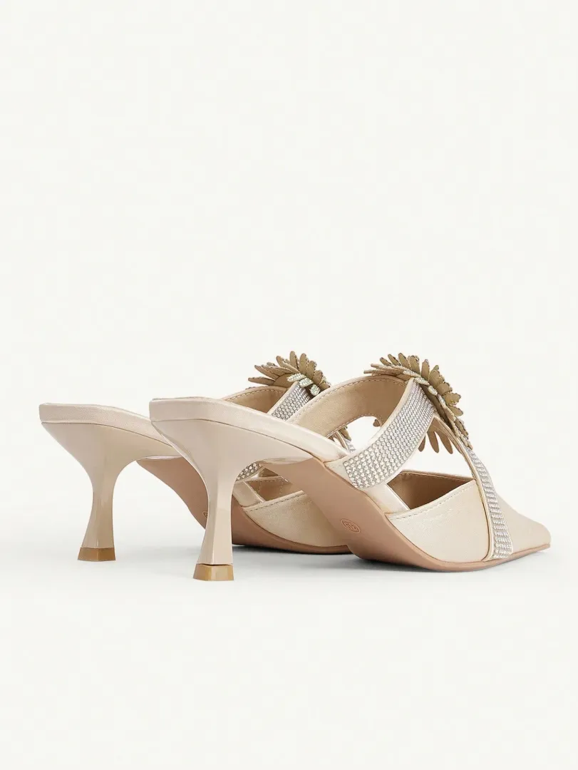 Sapatos Femininos de Salto Médio Estilo Stiletto com Bico Fino, Tiras Florais com Strass e Detalhes Vazados, Elegantes para Festas, Casamentos e Ocasiões Formais — foto 2