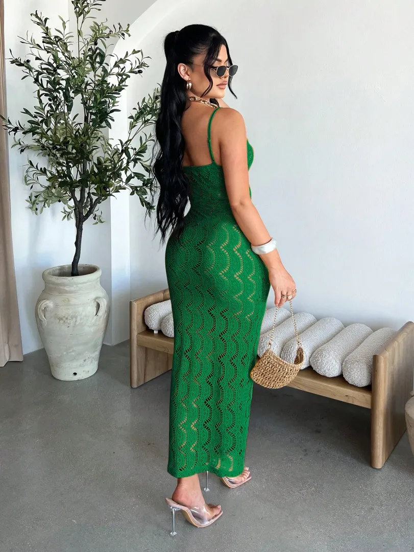 Vestido de mulher de malha vazada e cor sólida — foto 4