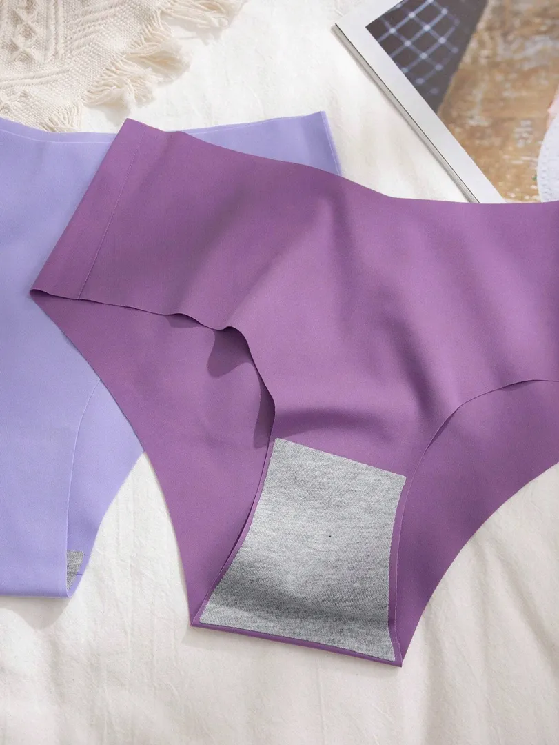 Conjunto com 12 Calcinhas Femininas Sem Costura em Cor Sólida, Estilo Clássico e Confortável — foto 3