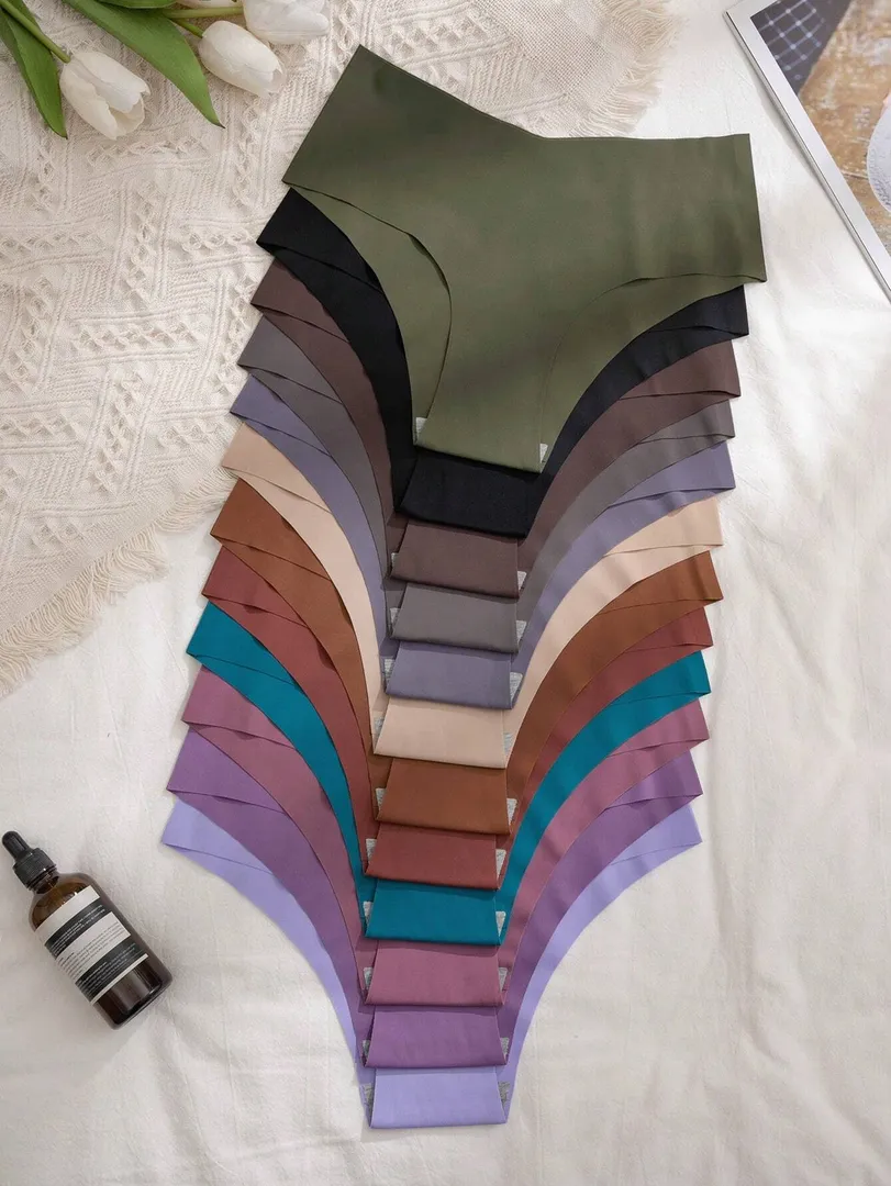 Conjunto com 12 Calcinhas Femininas Sem Costura em Cor Sólida, Estilo Clássico e Confortável