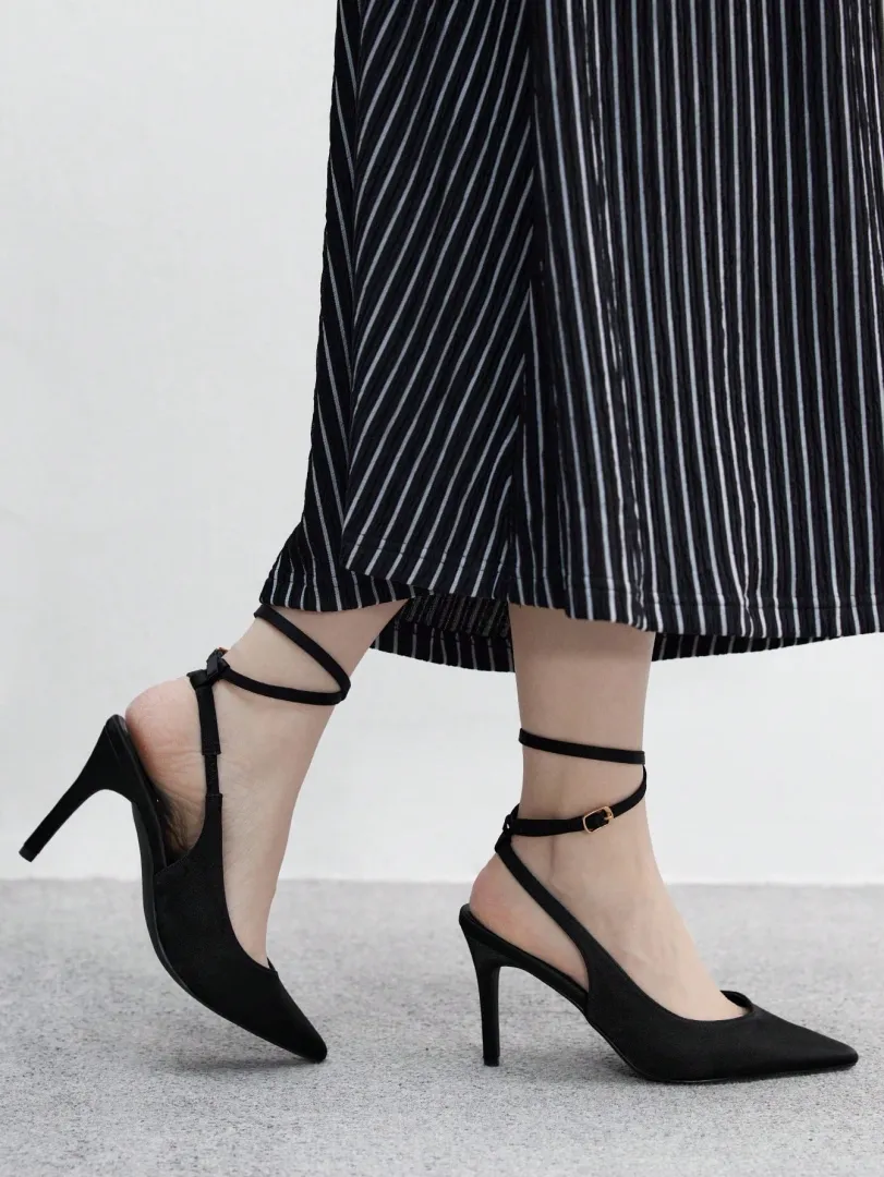 Sapatos Femininos de Salto Alto com Bico Fino e Detalhe de Fivela, Estilo Moderno e Versátil para o Uso Diário — foto 9