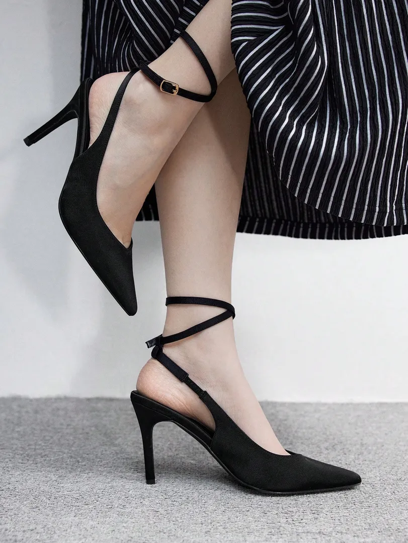 Sapatos Femininos de Salto Alto com Bico Fino e Detalhe de Fivela, Estilo Moderno e Versátil para o Uso Diário