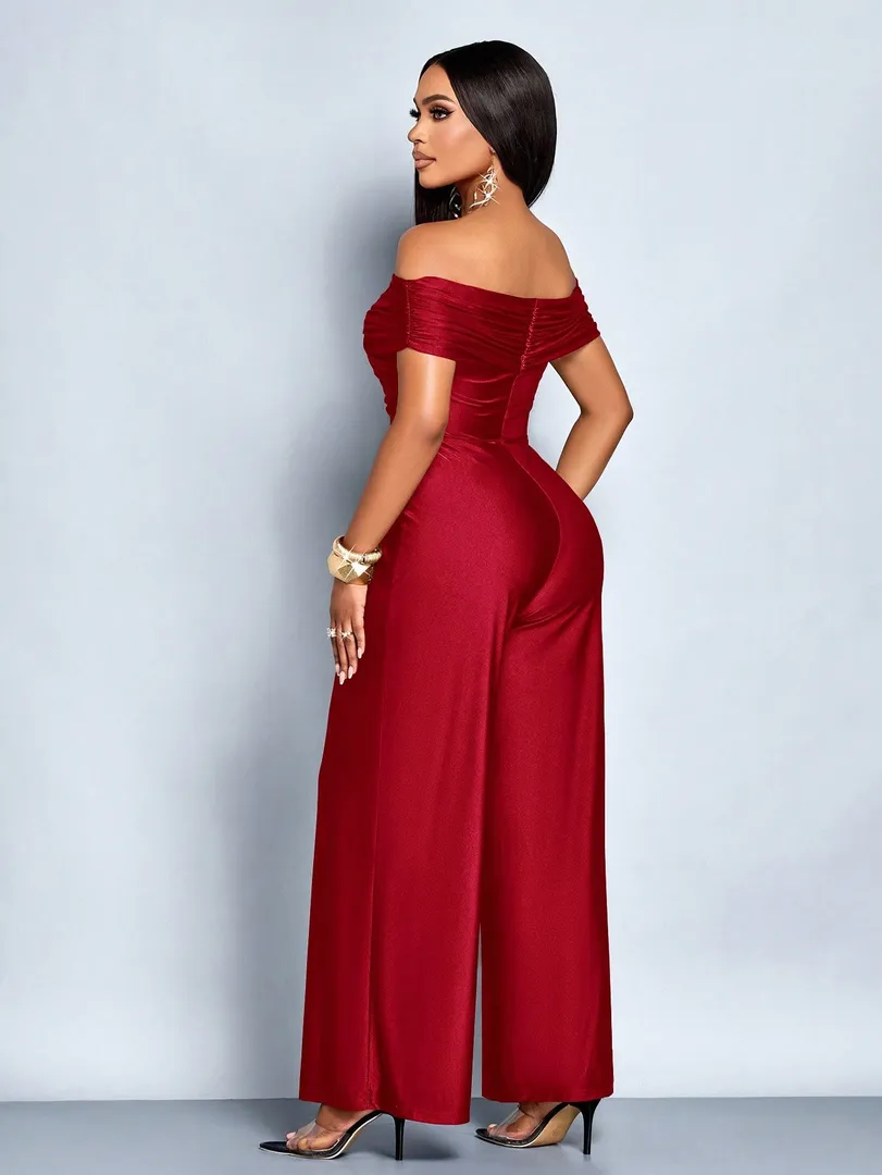 Macacão Feminino Elegante em Cor Sólida com Ombros de Fora, Detalhe Cruzado e Franzido — foto 2