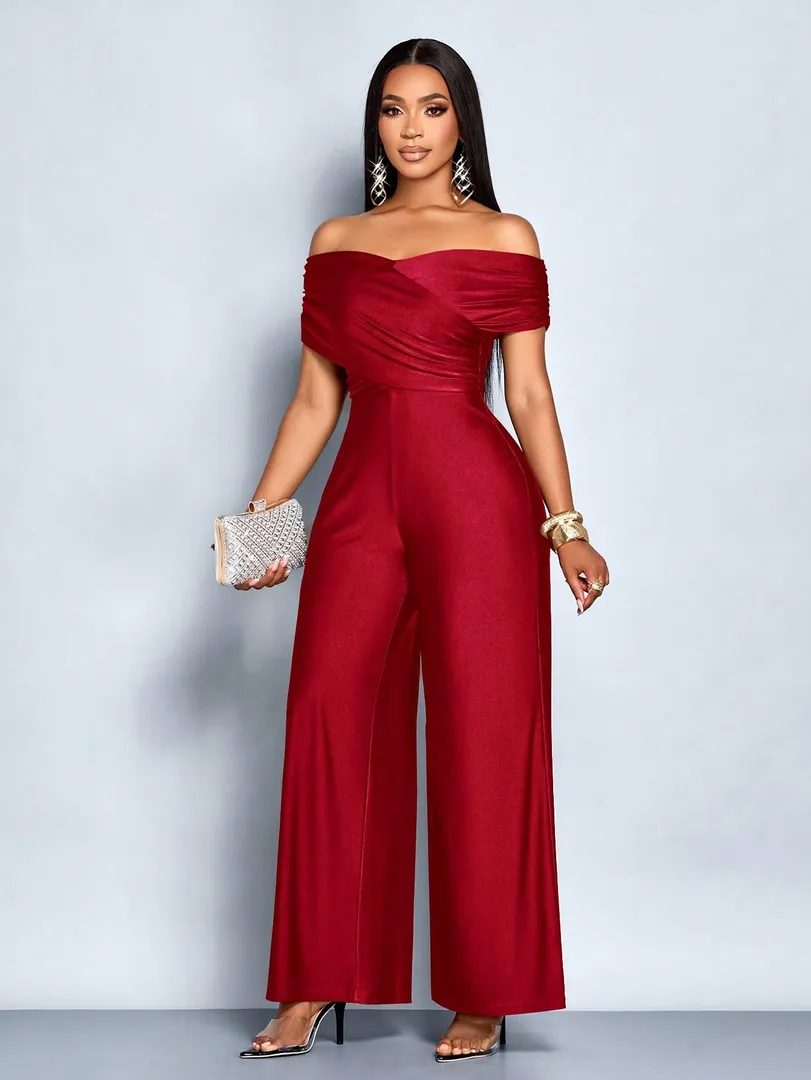 Macacão Feminino Elegante em Cor Sólida com Ombros de Fora, Detalhe Cruzado e Franzido — foto 5