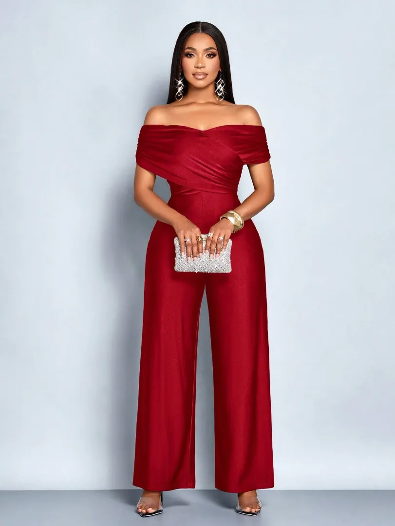 Macacão Feminino Elegante em Cor Sólida com Ombros de Fora, Detalhe Cruzado e Franzido