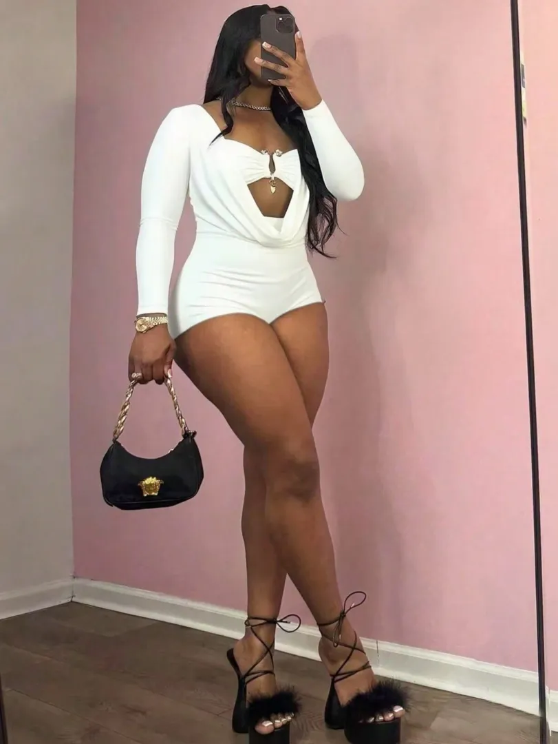 Macacão Feminino Ajustado com Design Drapeado, Estilo Sexy e Confortável para o Dia a Dia, Festas e Ocasiões Especiais