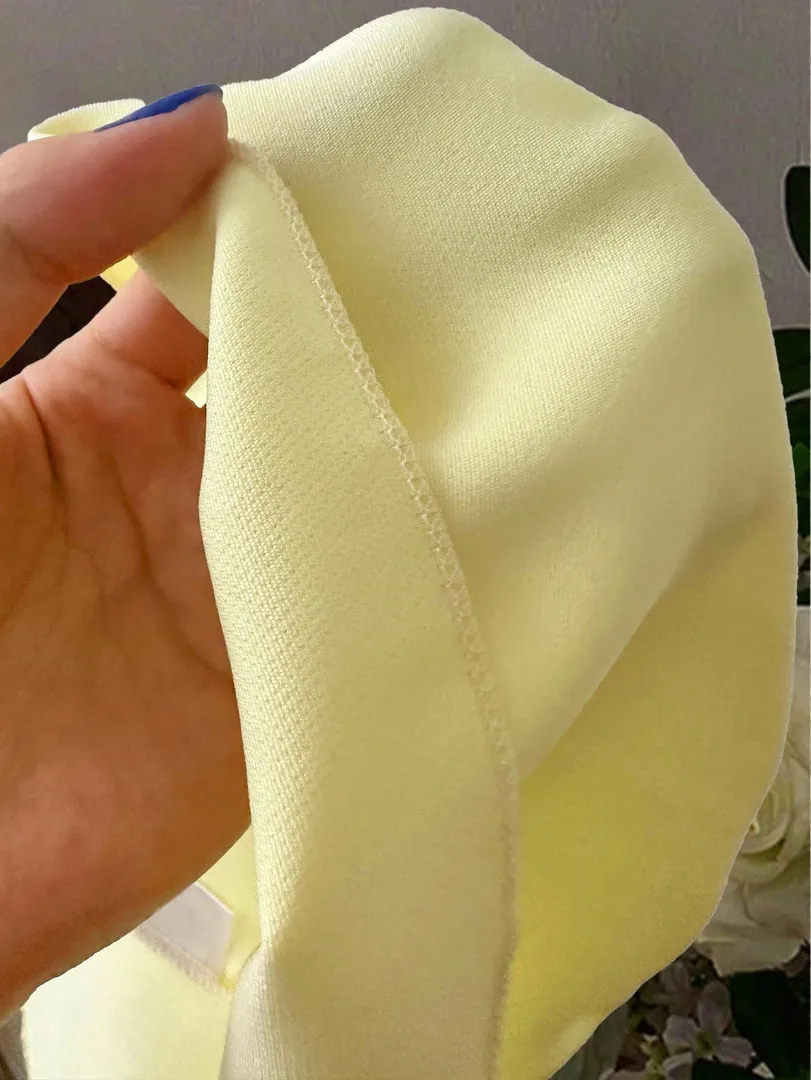 Blusa Feminina Regata com Decote Halterneck e Amarração nas Costas, Estilo Minimalista em Cor Sólida - foto 3