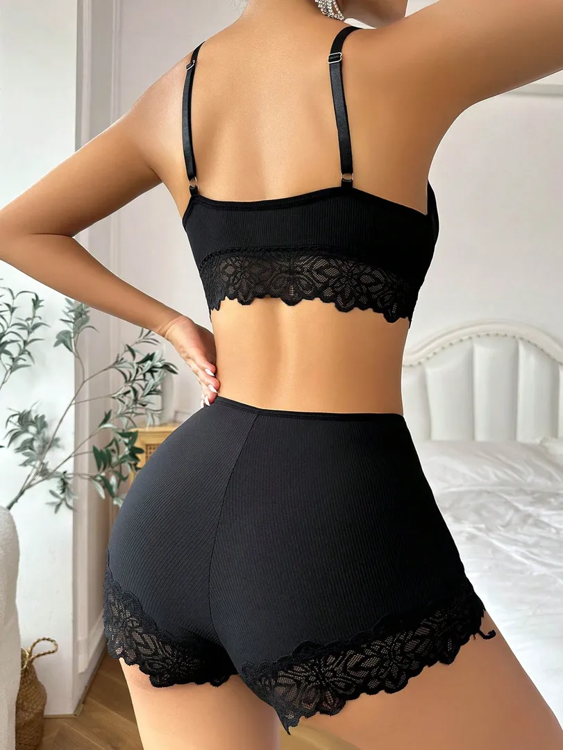 Conjunto de Lingerie Feminino Preto com Sutiã e Calcinha em Alta Elasticidade, com Detalhes em Renda Contrastante — photo 2
