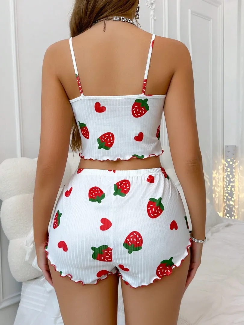 Conjunto Pijama Feminino com Top Cami e Shorts com Estampa de Morangos e Babados, Estilo Romântico e Confortável - foto 2