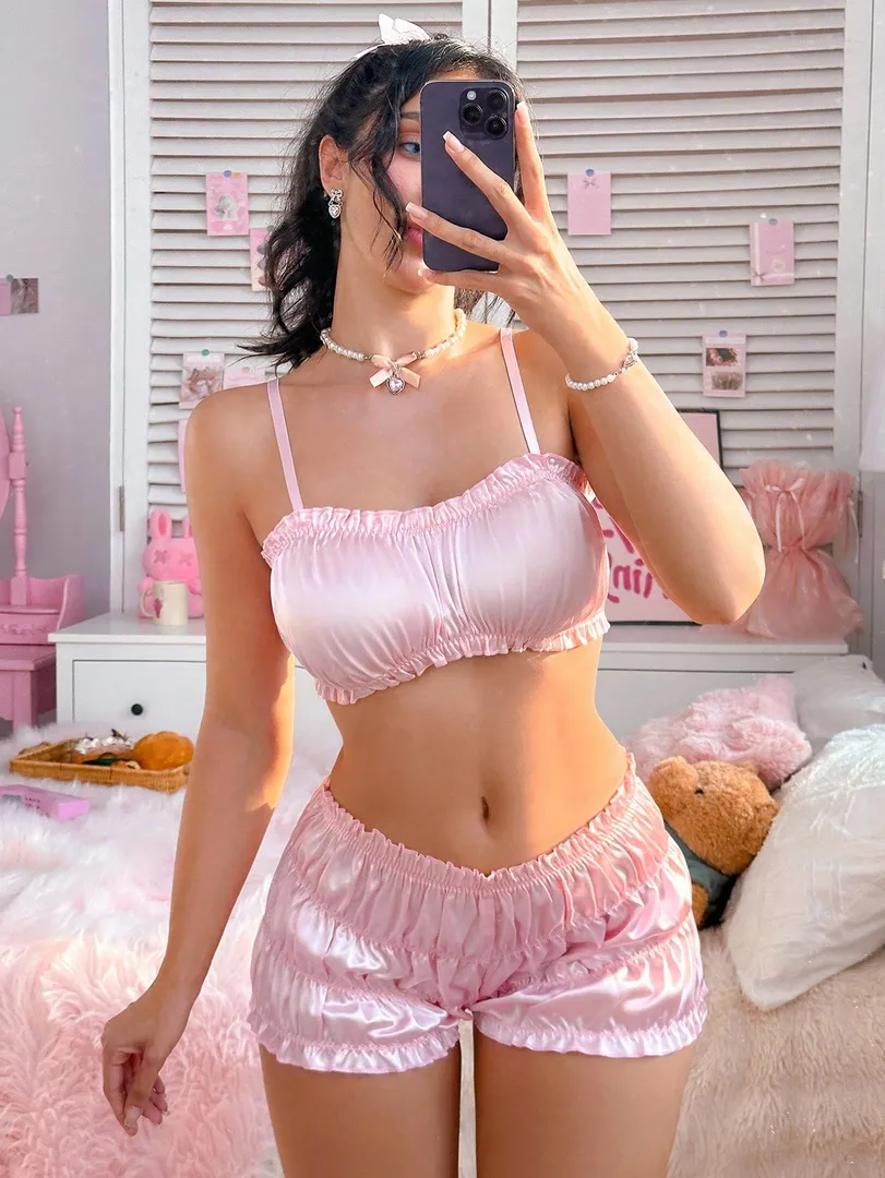 Conjunto de Lingerie Feminino com Sutiã de Alças Ajustáveis e Calcinha em Renda e Cetim, Estilo Elegante e Romântico