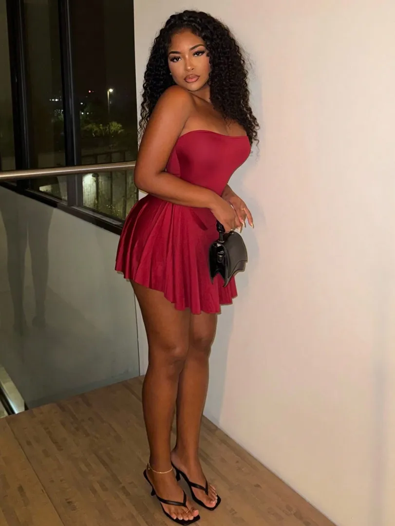 Vestido Feminino Curto em Cor Sólida com Babado na Barra, Estilo Minimalista e Casual para Verão e Resort