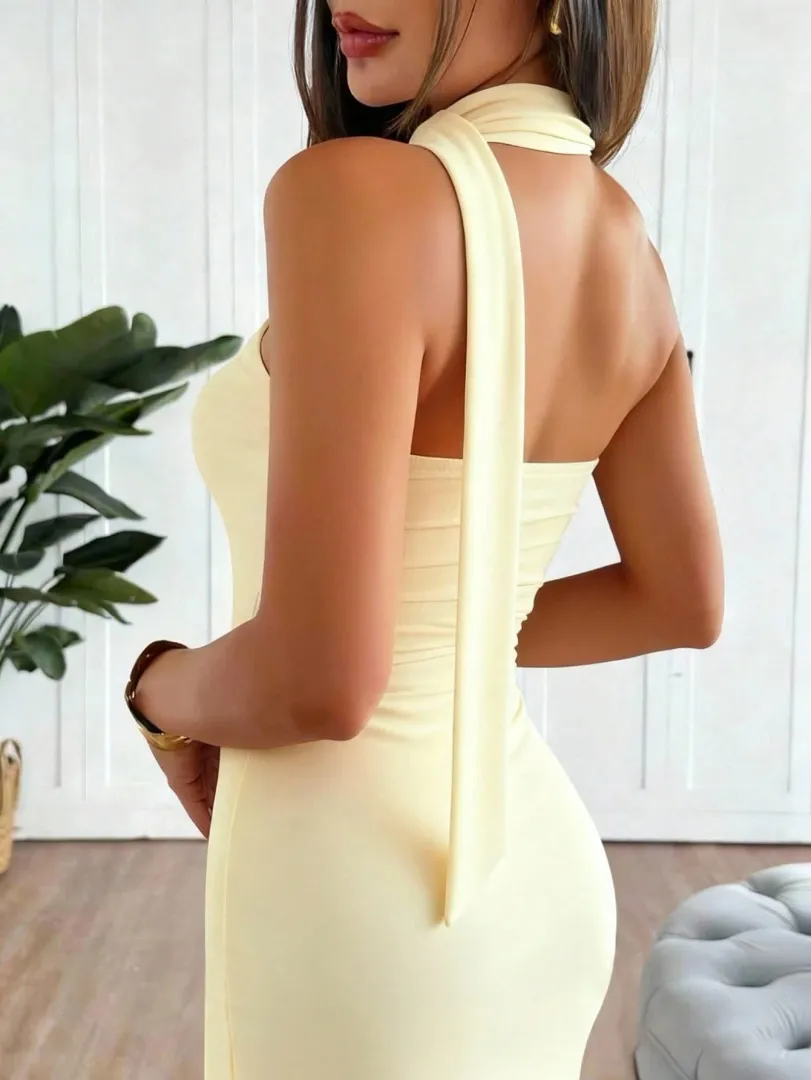 Vestido Feminino Curto com Ombro Assimétrico e Estilo Tomara que Caia, Elegante e Sexy em Cor Sólida para Festas e Verão - foto 2