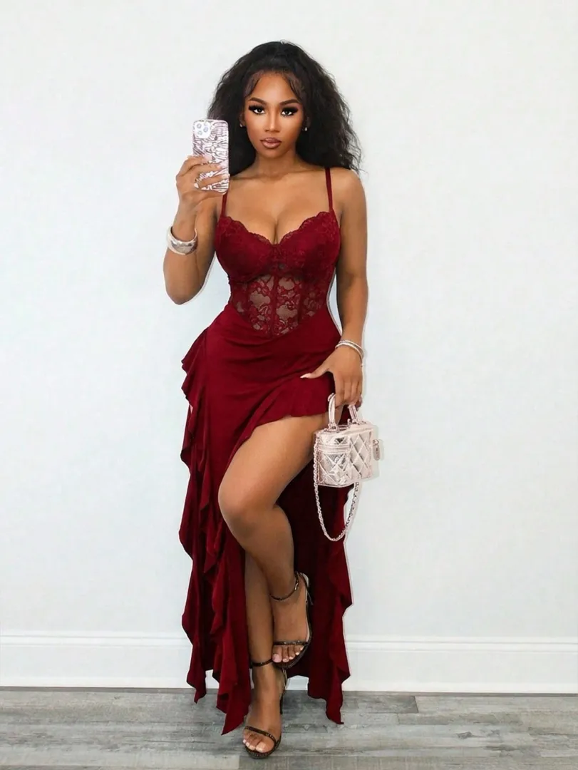 Vestido Feminino Longo Vermelho em Malha com Fenda na Perna e Barra Assimétrica, Estilo Elegante para Festas e Ocasiões Especiais