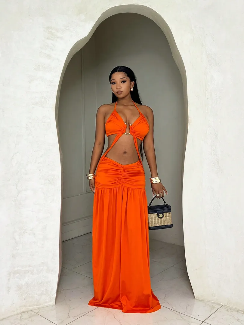 Vestido Feminino com Decote em V Profundo e Costas Abertas com Amarração, Estilo Sexy em Tom Laranja - foto 4