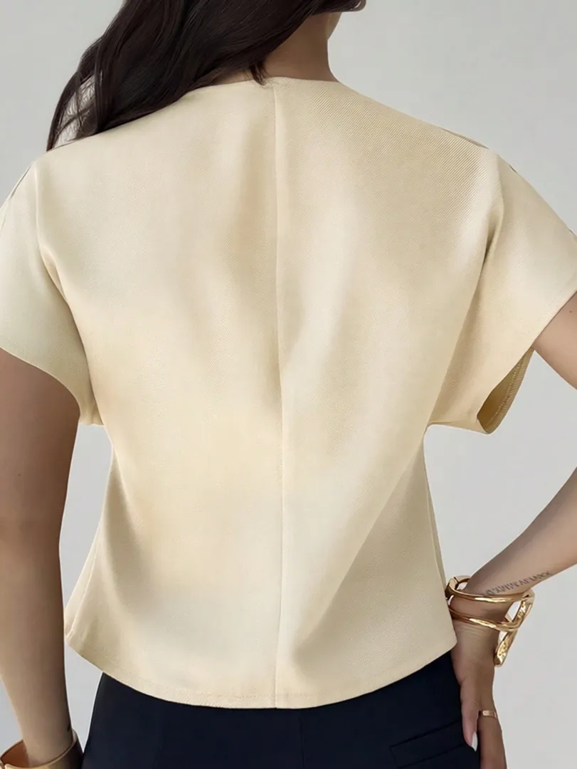 Blusa Assimétrica com Manga Morcego e Decote em V - foto 6