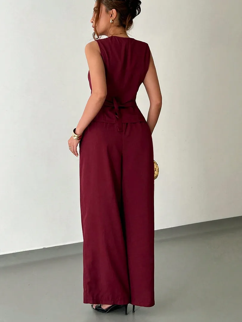 Conjunto Bordô com Top de Decote Quadrado e Calça Elegante - foto 3