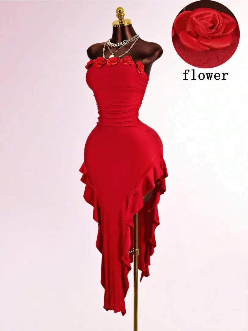 Vestido Vermelho com Flor 3D e Barra Assimétrica