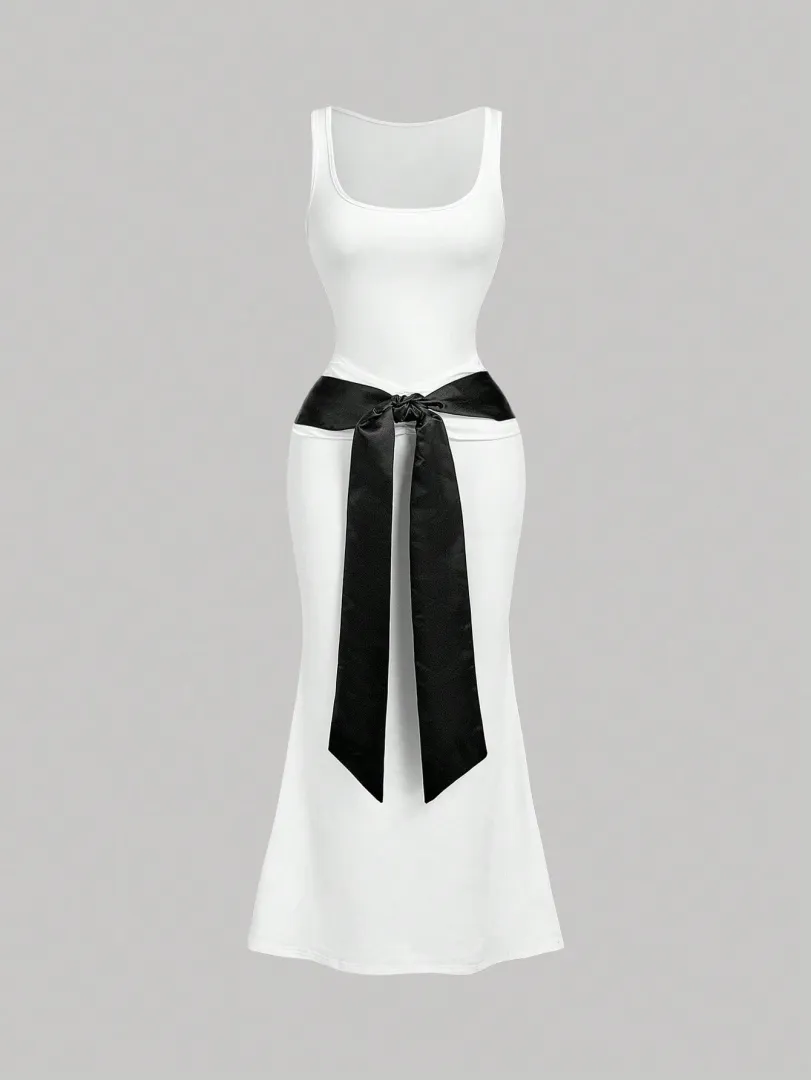 Vestido Branco Sereia em Malha com Laço Elegante