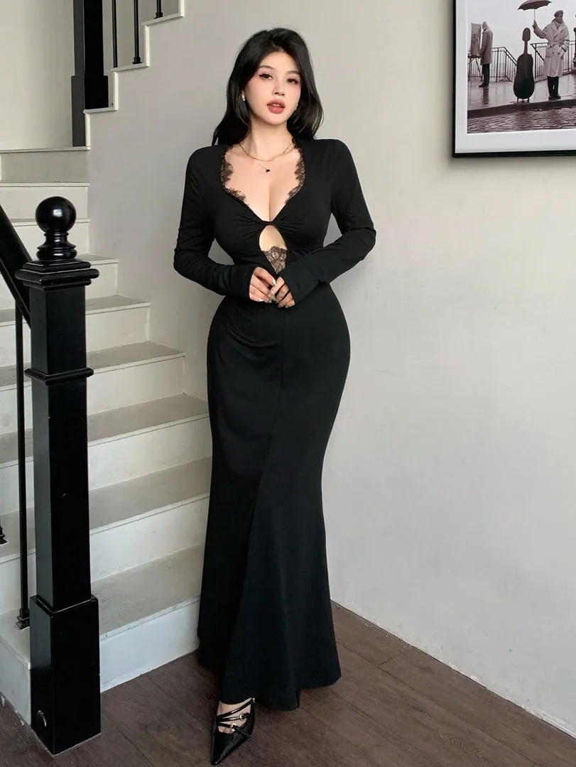 Vestido Sereia em Renda com Decote em V - foto 2