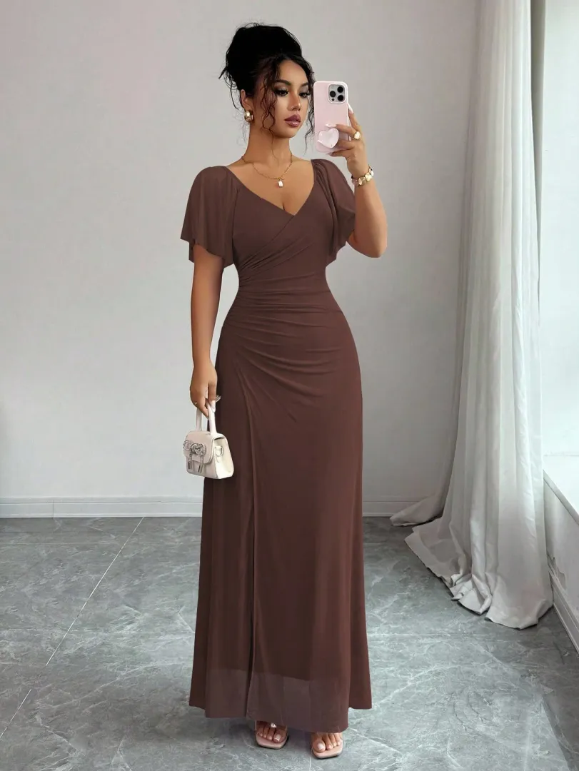 Vestido Longo com Decote em V e Mangas Fluídas