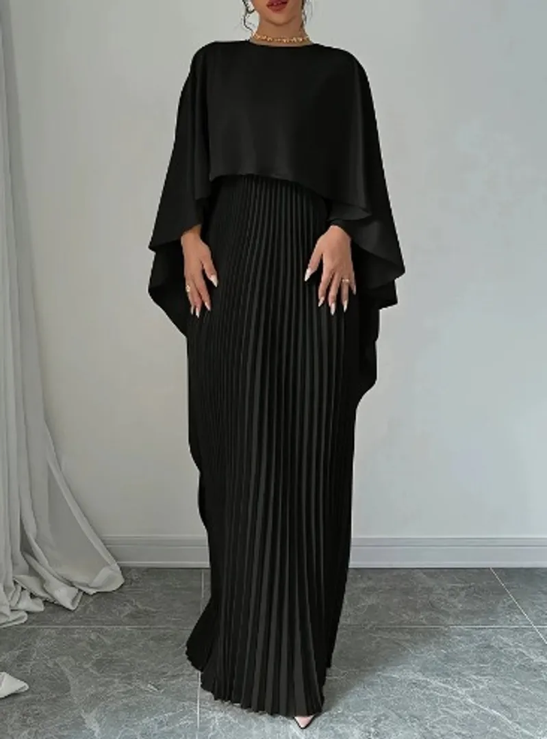 Vestido Maxi Elegante com Mangas Poncho - cor Preto