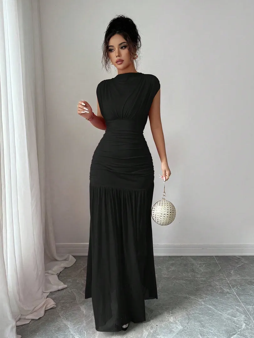 Novo Vestido Elegante com Gola Alta Sem Mangas, Detalhe Vazado e Saia Plissada em Tule, Perfeito para Formaturas, Férias e Encontros