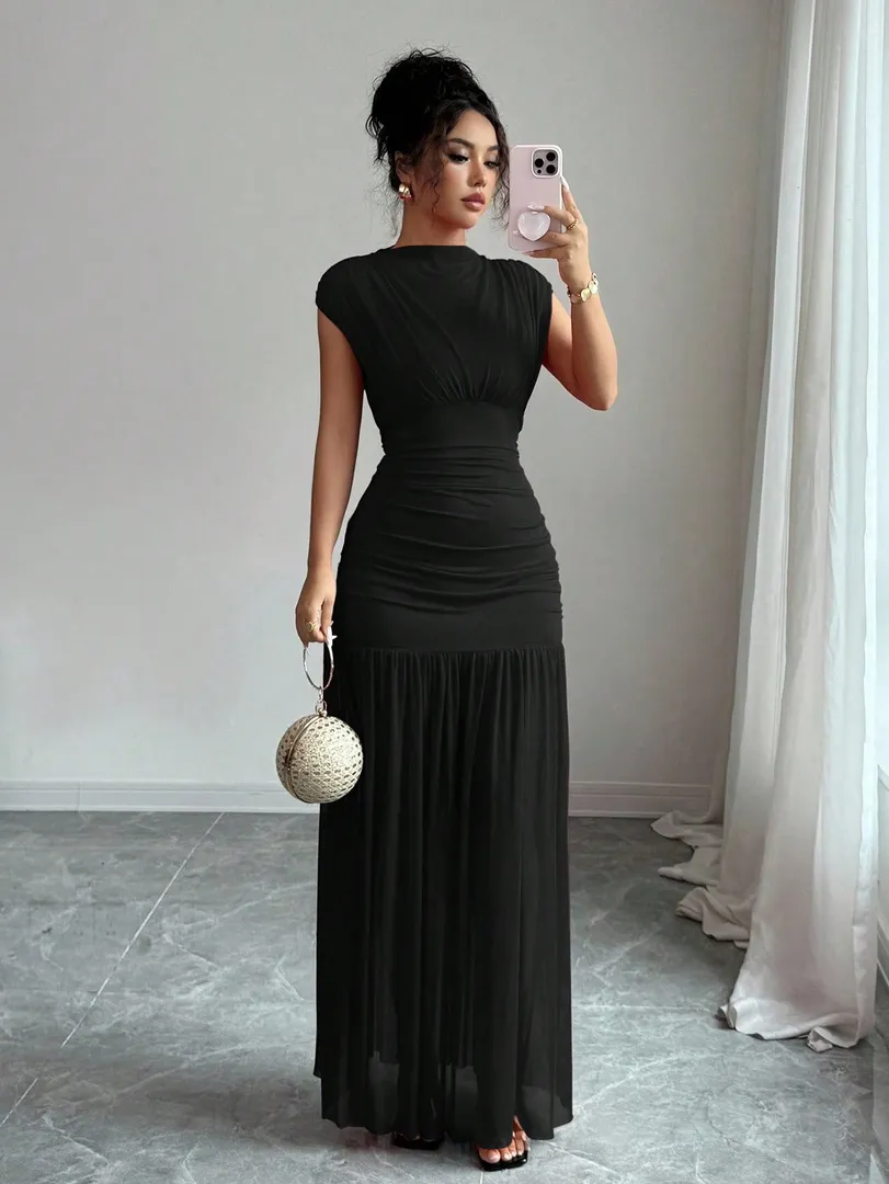 Novo Vestido Elegante com Gola Alta Sem Mangas, Detalhe Vazado e Saia Plissada em Tule, Perfeito para Formaturas, Férias e Encontros — foto 3