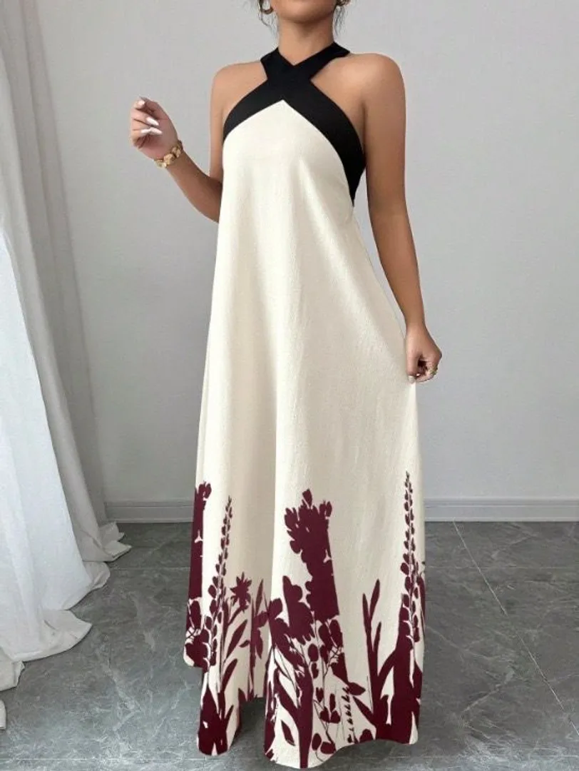 Vestido Longo Estampado com Decote Halter e Costas Abertas