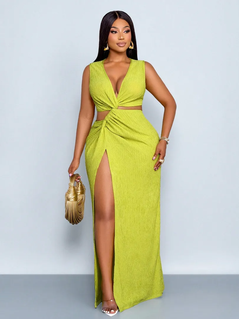 Vestido Feminino Plus Size Longo de Verão e Primavera em Tecido Texturizado, com Detalhe Vazado e Torcido na Cintura, Fenda Alta e Estilo Sexy, Ideal para Praia e Férias — foto 3