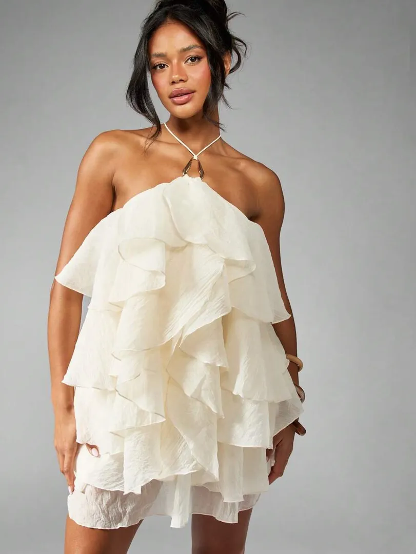 Vestido Feminino Curto de Organza com Babados em Camadas e Decote Halterneck, Estilo Solto e Elegante, Ideal para Festas, Casamentos e Ocasiões Especiais